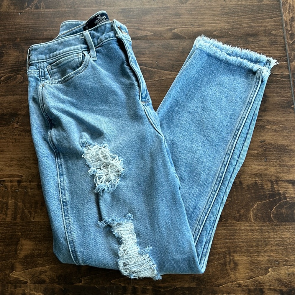 Women's Hollister Curvy Ultra high rise mom jeans Size 7R